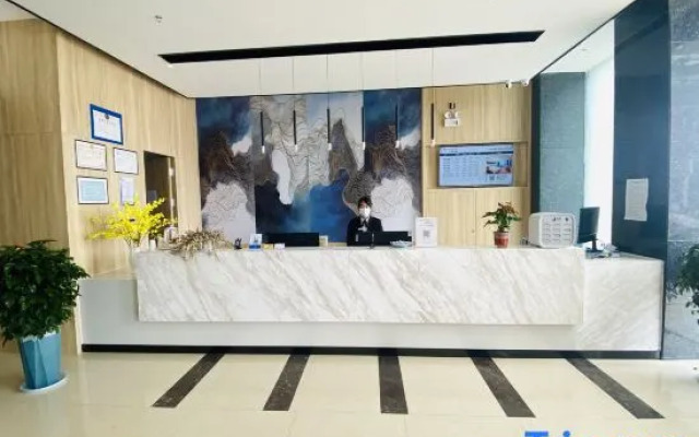 Qingmu Select Hotel (Liyang Aoti Avenue, Wuyue Plaza)