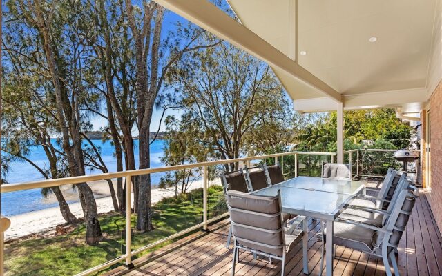 Sandranch, 123 Foreshore Drive