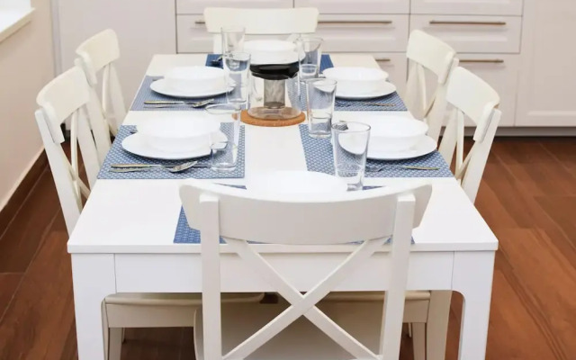 Havlicek Gardens apartment