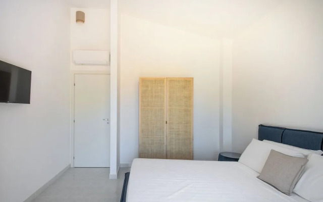 Sea Frame Design Apartments with Pool by Wonderful Italy