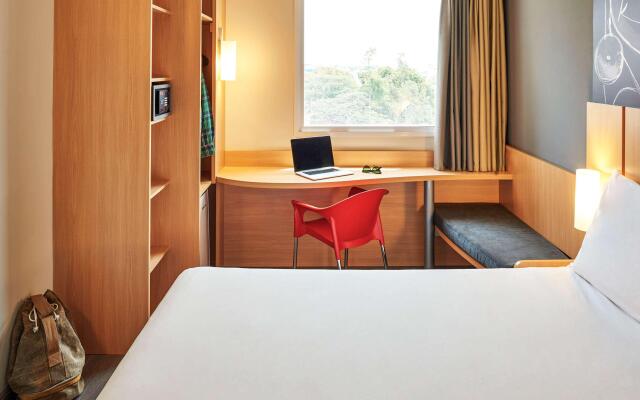 Ibis Guaratinguetá Aparecida