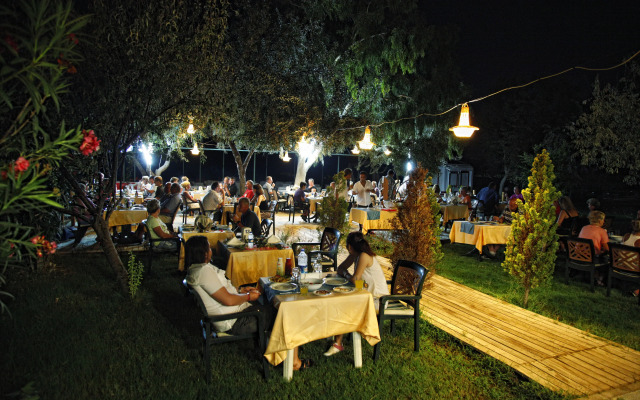 Lavitas Hotel