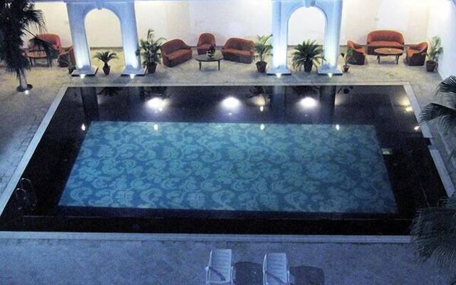 Hotel Ritz Plaza