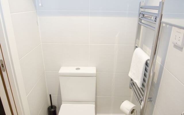 14 Compass Point