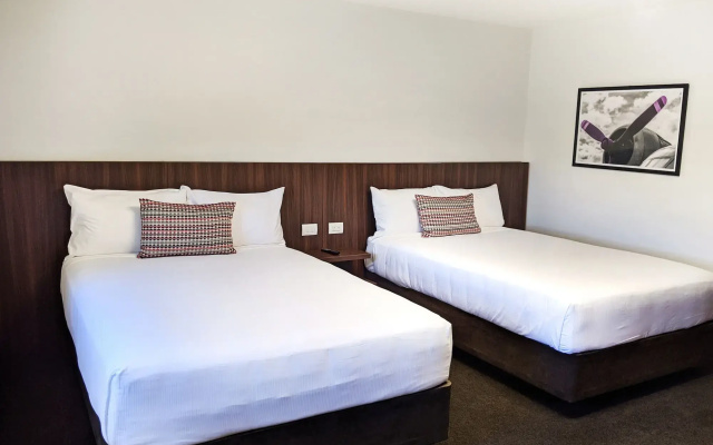 JetPark Hotel Hamilton Airport