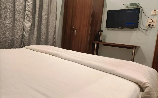Hotel Paradise Residency