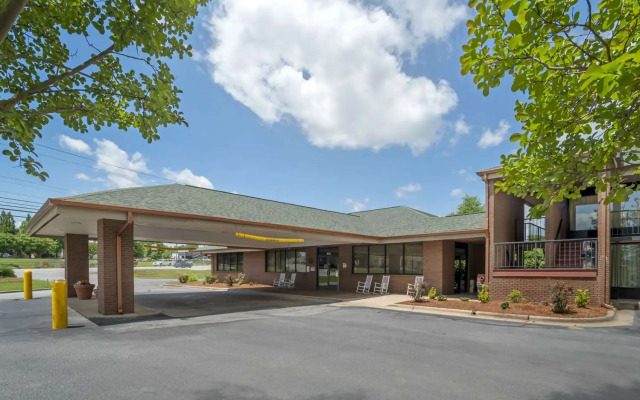 Days Inn by Wyndham Wilkesboro