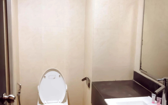 OYO 89619 De Choice Hotel