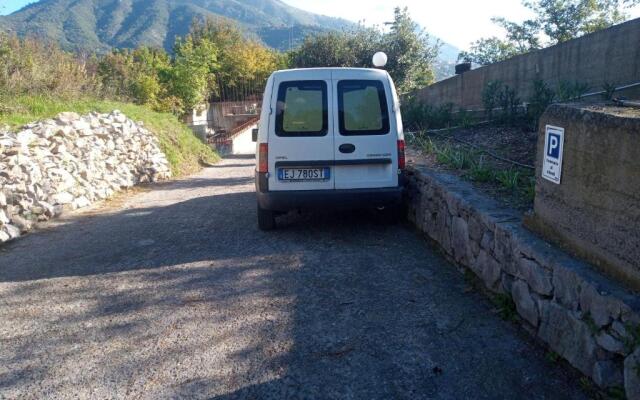 Collina Belvedere, appartamento indipendente in villa Salerno-Capezzano