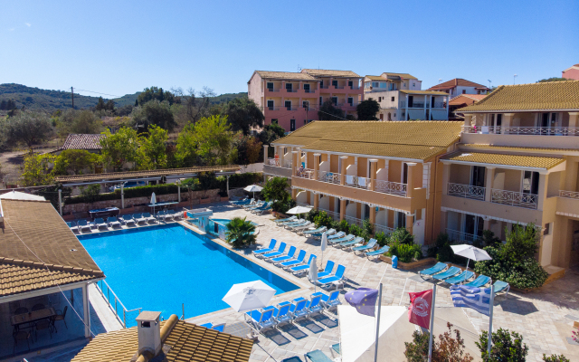 Kavos Plaza Hotel