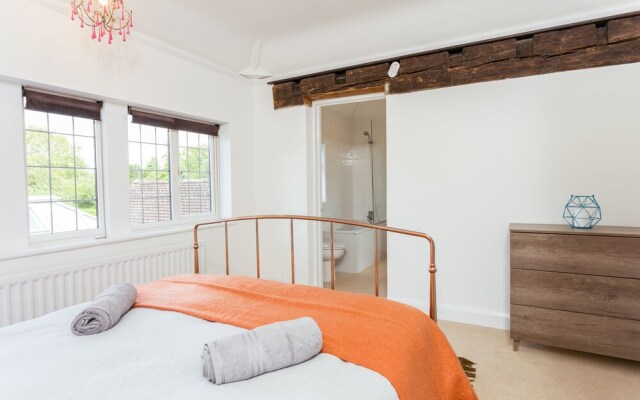 Beautifully Renovated Family Home Cambridge