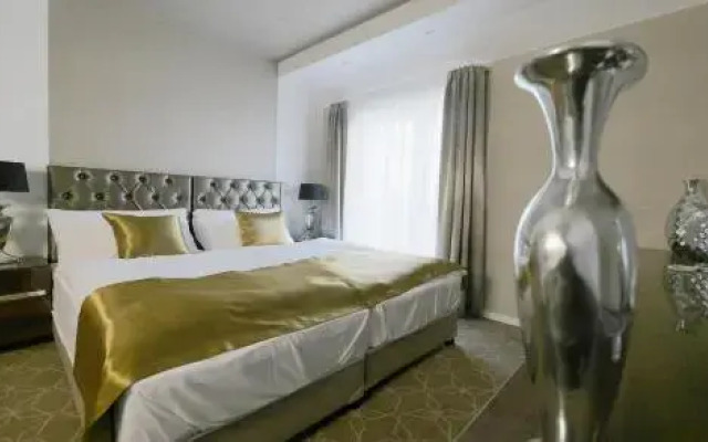 Hotel Merops Mészáros