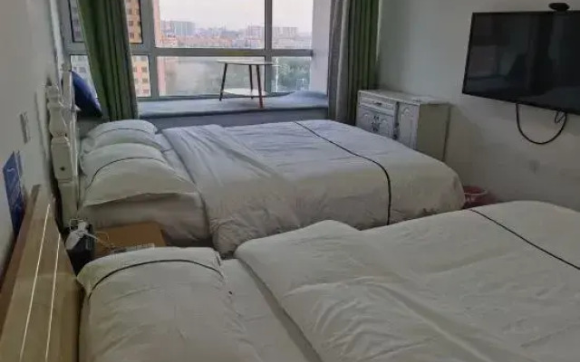 Manju Light Luxury Homestay (Henan University of Technology Metro Station)