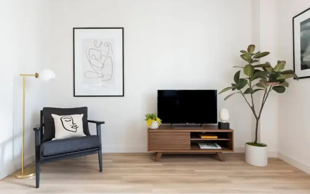 Croydon Central Apartments by Urban Rest