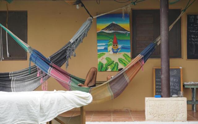 Twin Fin Surf Camp - Hostel