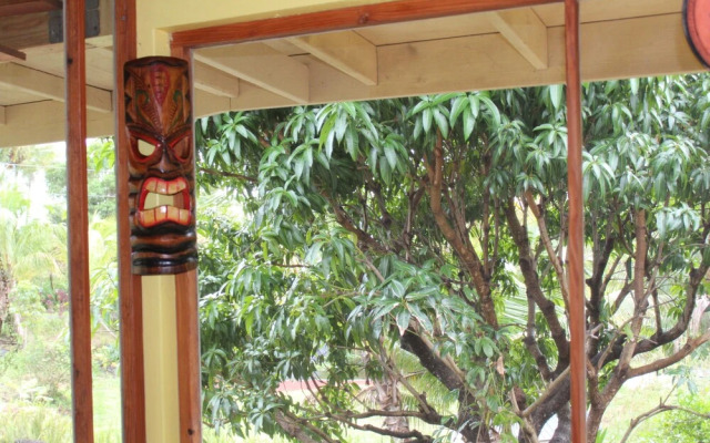 Sweet Spot Stay - Tikis and Treetops