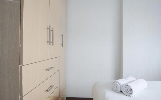 Comfort And Cozy 1Br At Sky Terrace Apartment