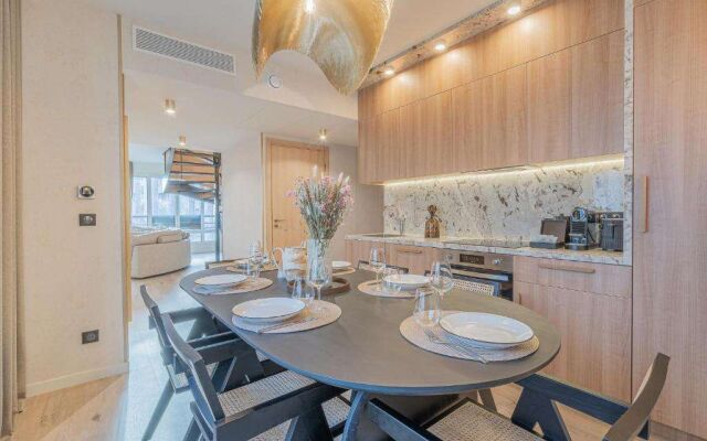 Yuna Porte Maillot - ApartHotel