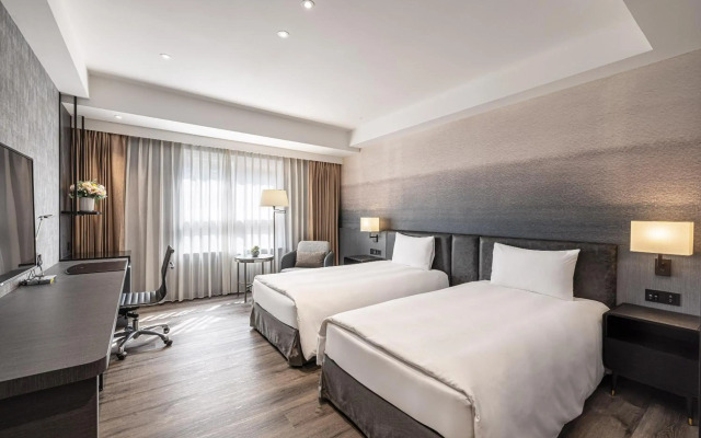 Lakeshore Hotel Metropolis I