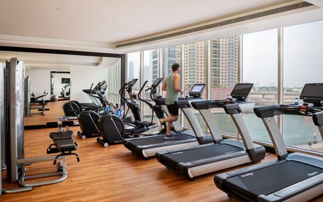 Radisson Blu Hotel, Dubai Canal View Hotel