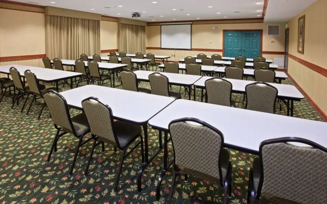 Country Inn & Suites by Radisson, Michigan City, IN