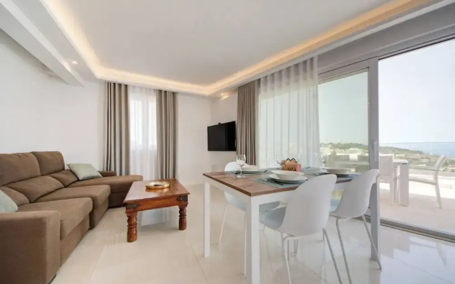 Luxury Penthouse With Private Pool and sea Views, Sleeps 6