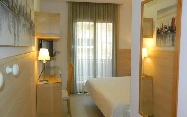 Hostal House
