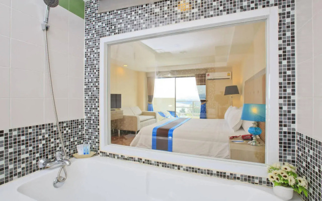 Blue Wave Beach Resort