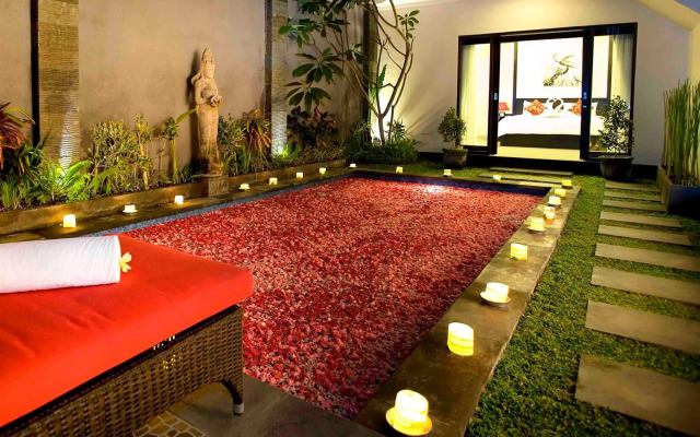 Family three bed room neil villa private pool