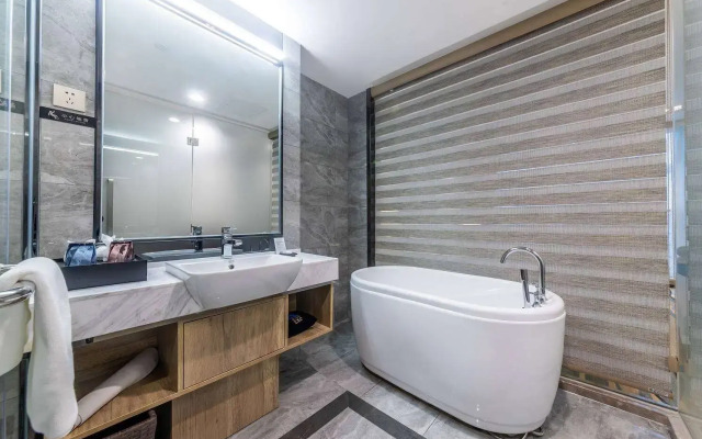 Days Hotel by Wyndham Chongqing Keyuan