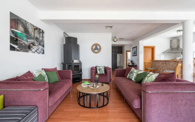 Remarkable 4-bed House in Kaštel Novi