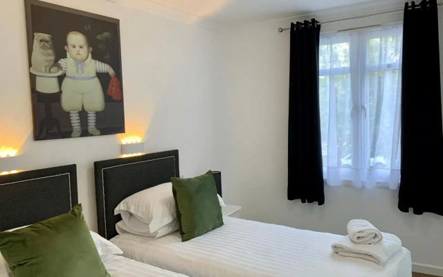 Sarum Hotel