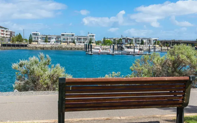 Port Adelaide Harbourside Home