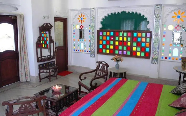Hotel Raj Niwas