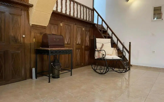 KAMARA traditional house