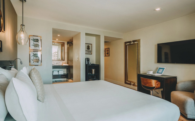 Iberostar Waves Berkeley Shore