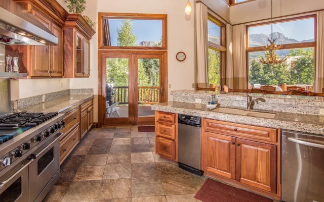 Lodge ON THE Point by Exceptional Stays