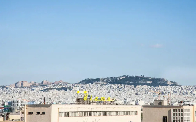 Glamour Rooftop Apartment near Athens