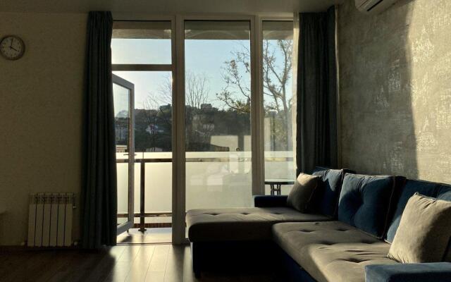 Alicekeys (Алискис) на улице Молодогвардейская 2/97