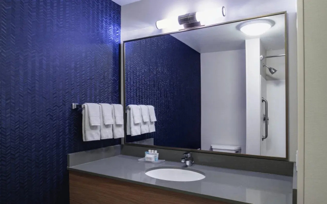 Fairfield Inn and Suites by Marriott Kelowna