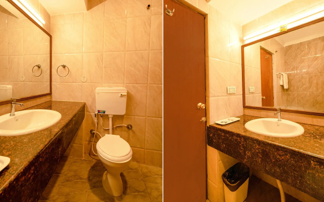 Fabhotel Royale Basant Residency