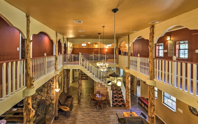 Spacious Conroe Home w/ Foosball & Pool Table!