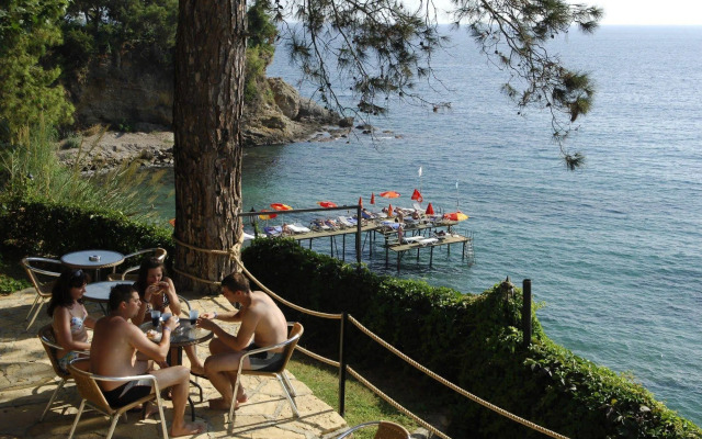 Aska Bayview Resort 