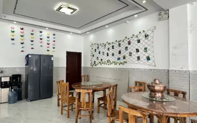 Libo Small Hole Northeast People Inn