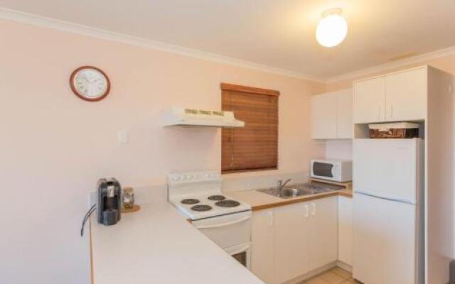 Cascades 13/3 Kurrajong Street