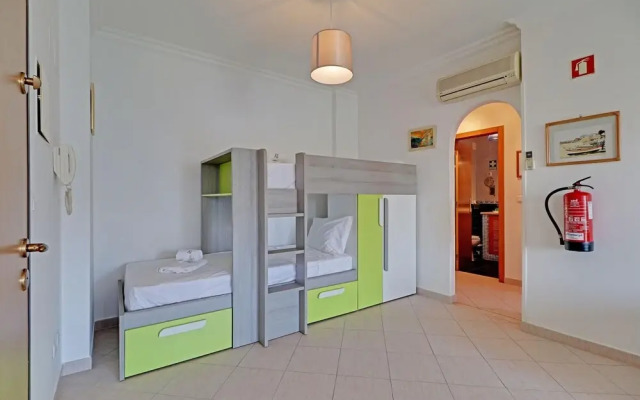 Arma O DE Pera Central by Homing