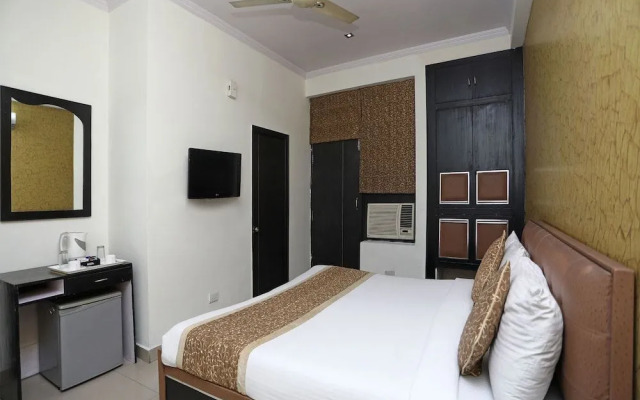 OYO 14875 The Imperial Residency