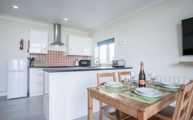 Dunes End - 2 Bedroom Apartment - Pendine