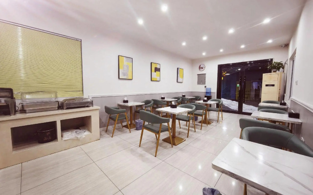 Home Inn UP Huaxuan Smart Travel Hotel (Donghai Pedestrian Street High-speed Railway Station)