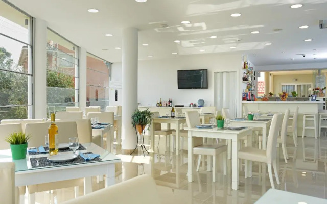 Palapart Gikas Suites And Studios